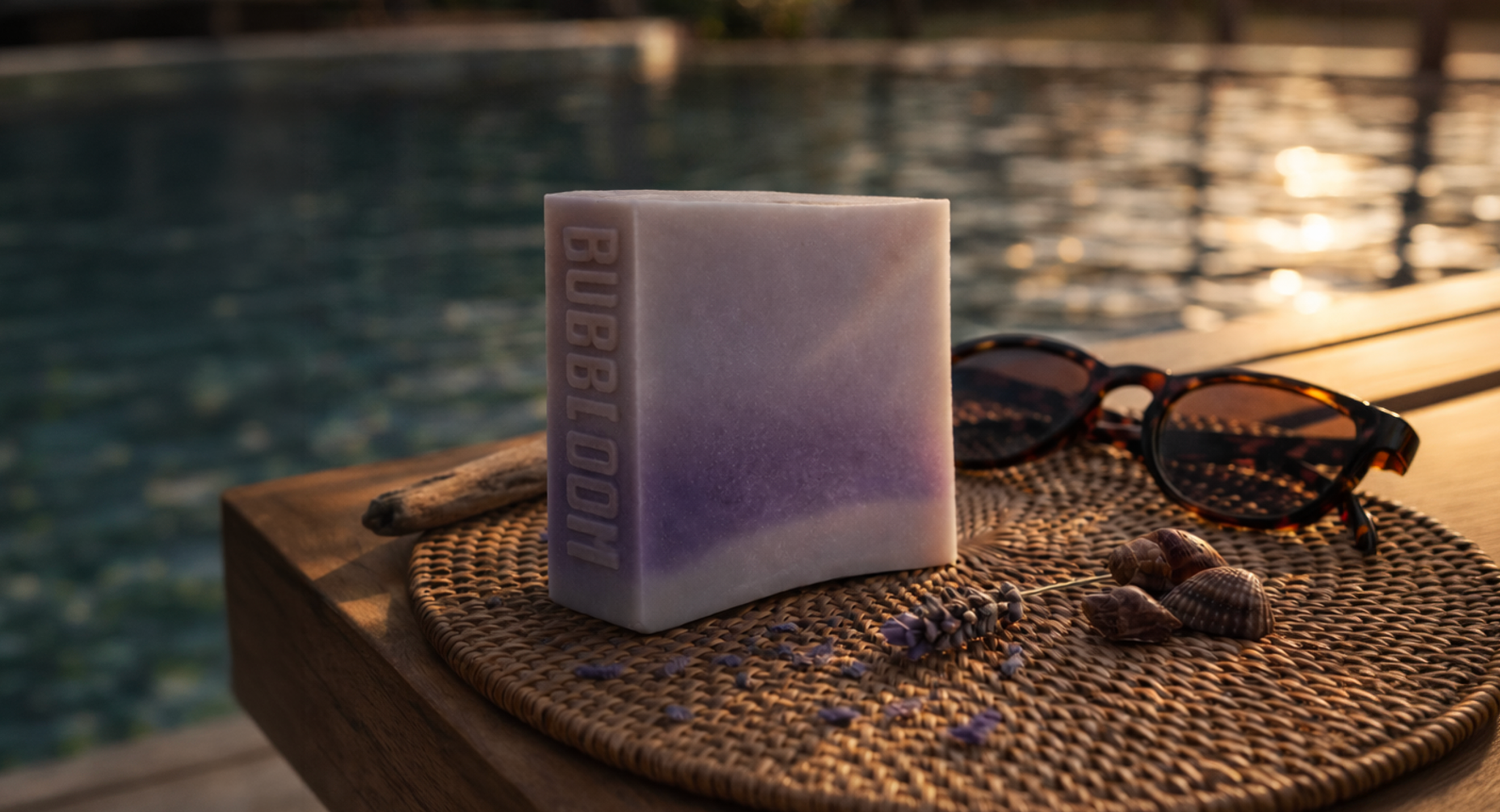 BUBBLOOM 沙灘有香實測:紫羅蘭、豆蔻、檀香,把暮色海風留在身上